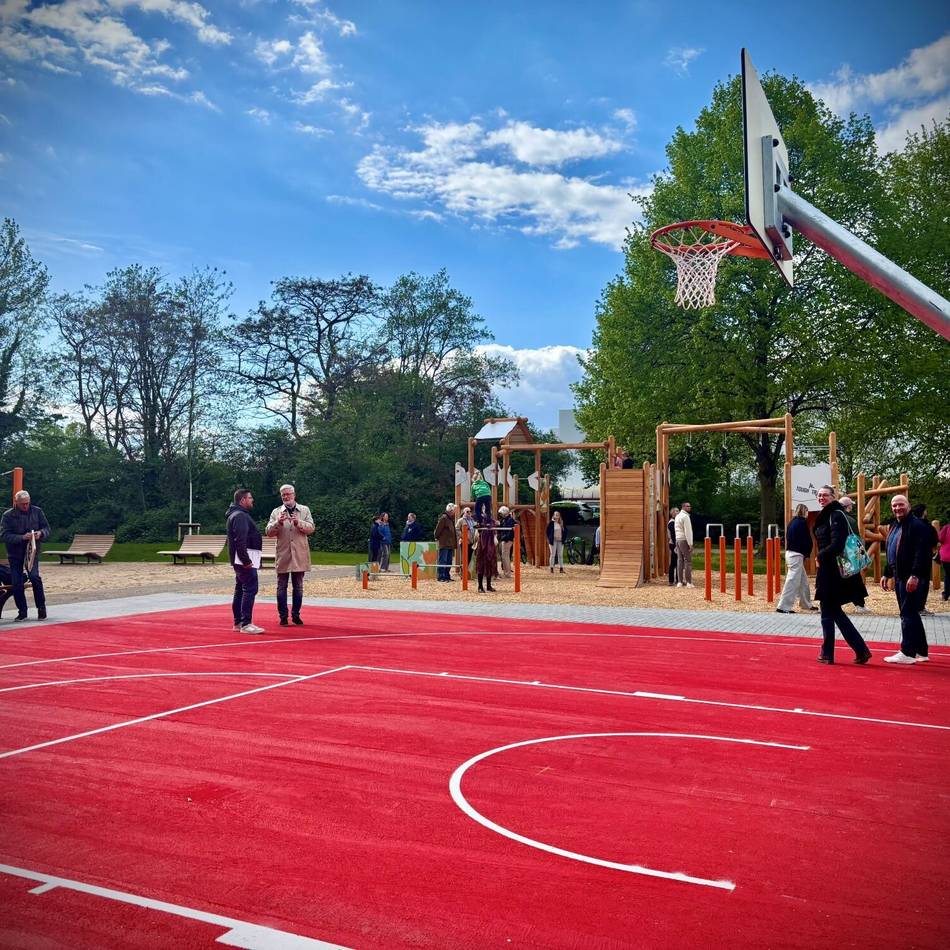 Breitensport in Düsseldorf : Neue multifunktionale Sportanlage setzt Maßstäbe für moderne Freizeitangebote