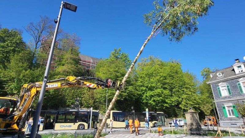 Drei Tage Party in Hückeswagen: Ein Maibaum für das „Bierdorf“