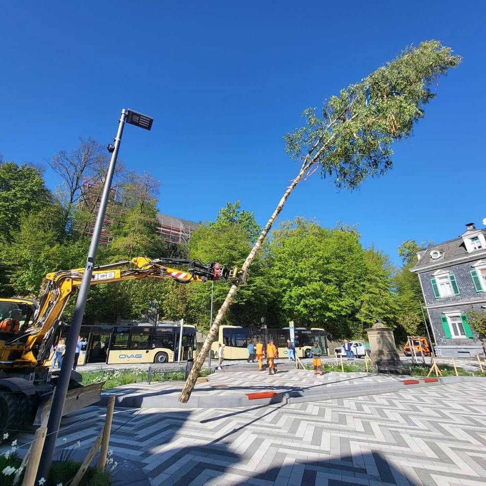Drei Tage Party in Hückeswagen: Ein Maibaum für das „Bierdorf“