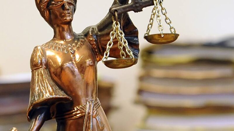 Prozessauftakt am Weseler Amtsgericht: Anklage wegen räuberischer Erpressung –„Deine Oma soll Geld geben, sonst töte ich sie“