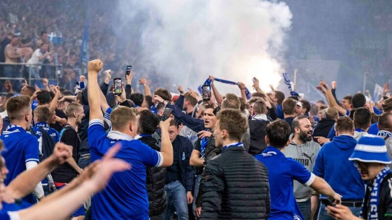 Heimspiel gegen Fortuna: Deshalb soll es bei einem Schalker Aufstieg keinen Platzsturm geben