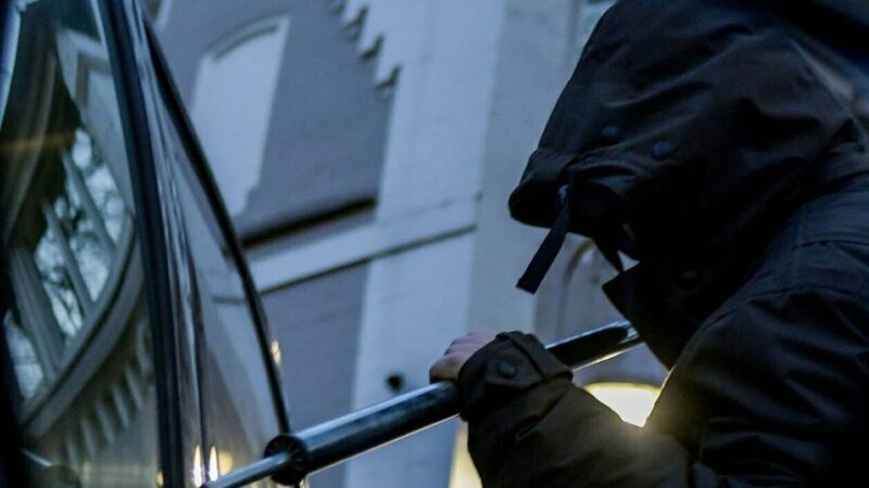 Polizei sucht Zeugen: Dodge und Porsche in Willich gestohlen