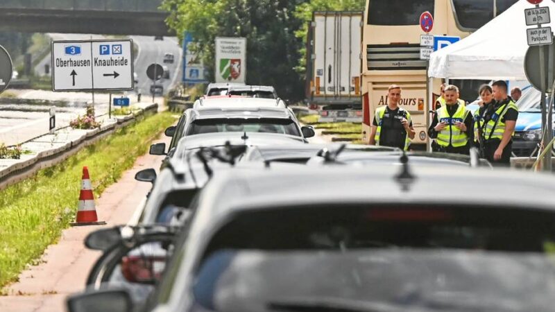 Unglück nahe Emmerich: Mann stirbt bei Auffahrunfall auf der Grenzautobahn