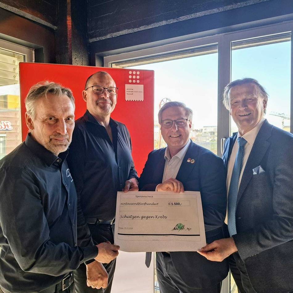 Neusser Schützenlust überreicht Spende: Tassen-Verkauf bringt 1500 Euro für Krebshilfe