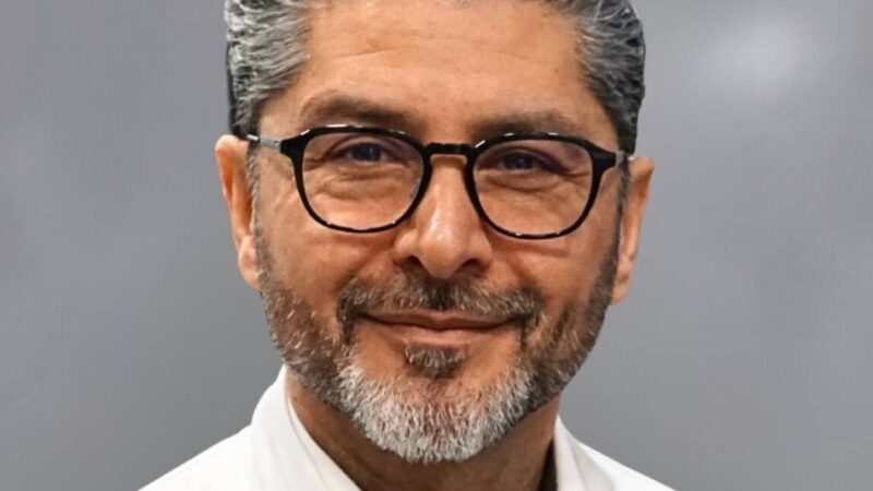 Gespräch mit Proktologe Ehsan Sabah: Warum wir öfter über unser Hinterteil sprechen sollten