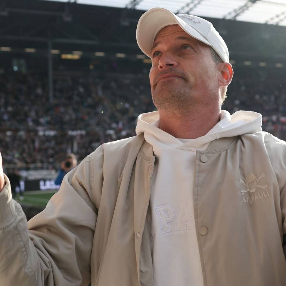 Seiner Frau fiel es auf: So kurios wirkt sich der Abstiegskampf auf St. Pauli-Coach Blessin aus