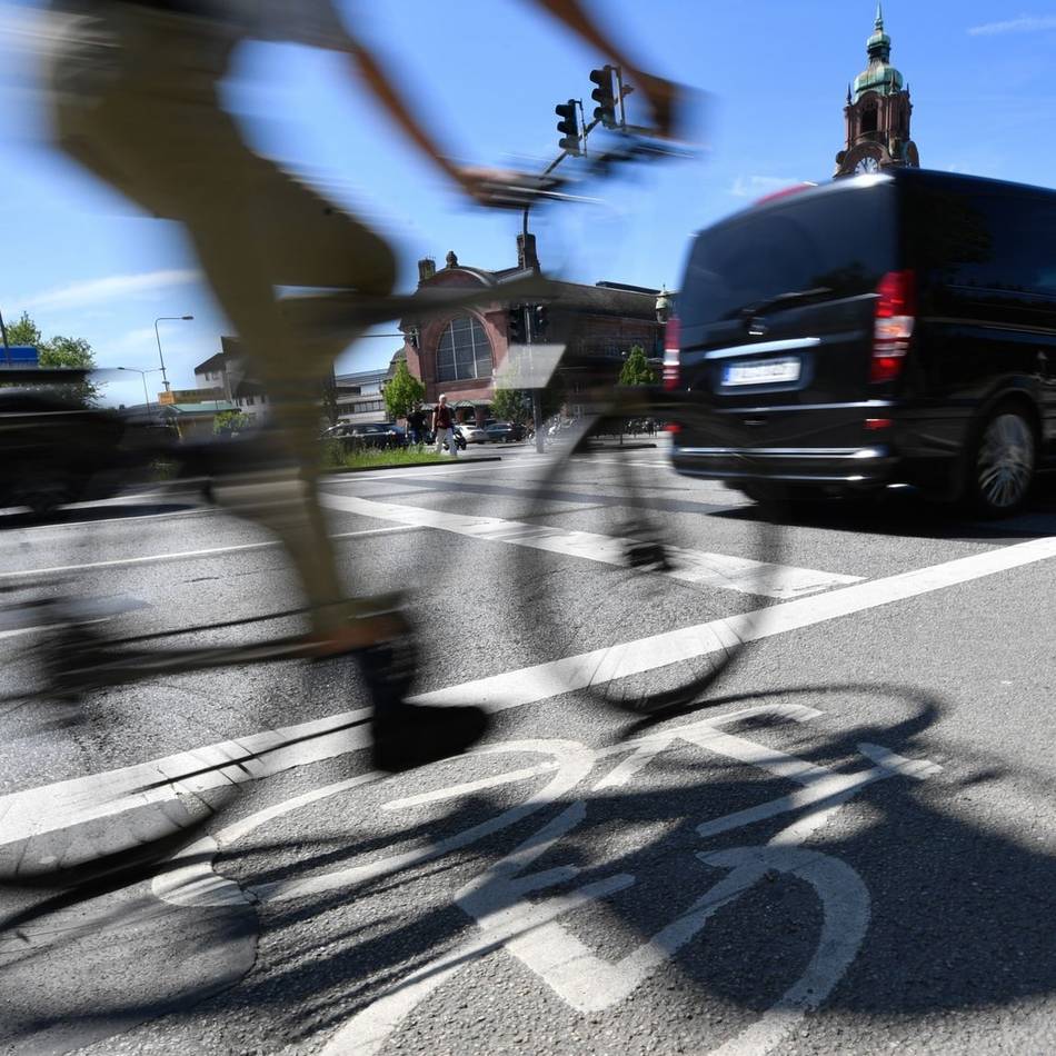 Vorfall in Grefrath: Radfahrer aus Nettetal bei Unfall schwer verletzt