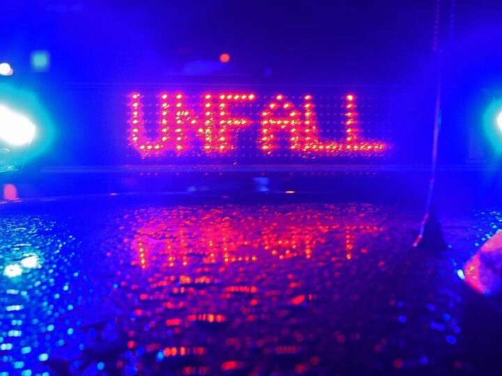 Unfall in Korschenbroich: Kollision im Kreisverkehr unter Alkoholeinfluss