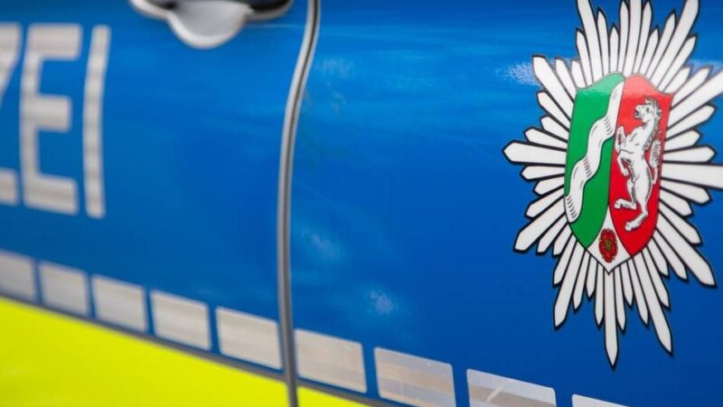 Einsatz in Mönchengladbach: Polizei nimmt zwei Männer nach Autoaufbruch fest