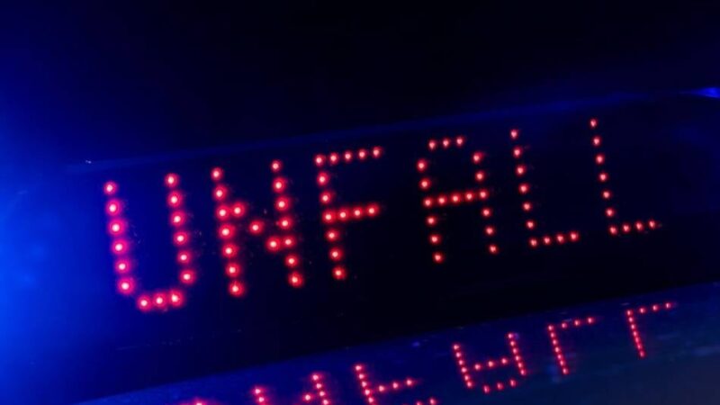 Cannabis und Alkohol konsumiert: Auto landet nach Unfall im Graben