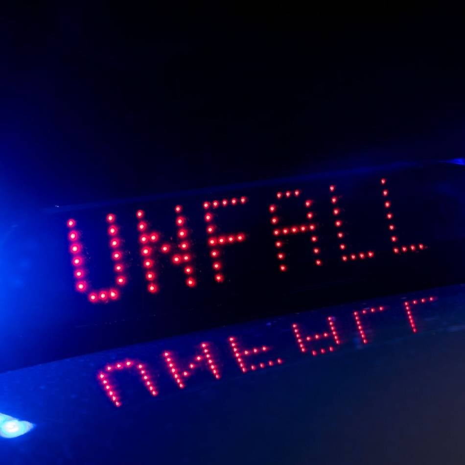 Cannabis und Alkohol konsumiert: Auto landet nach Unfall im Graben
