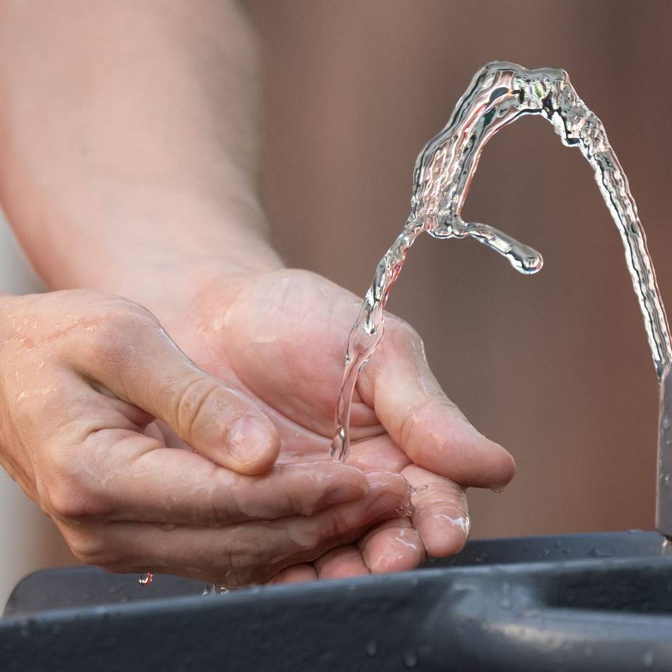 Trinkwasserspender in Moers: Nach Keimfund – Brunnen gehen wieder in Betrieb