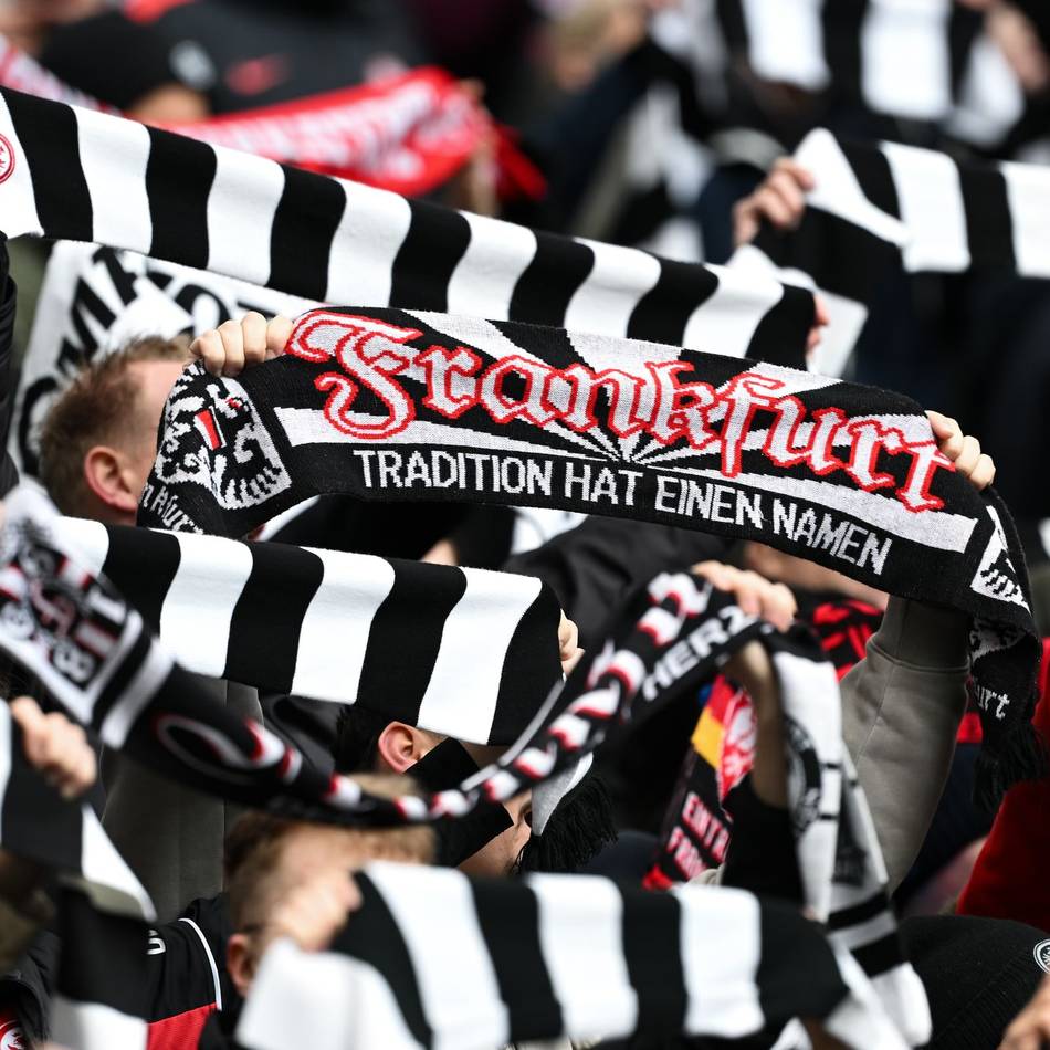 „Die Eintrachtfamilie ist tief betrübt“: Zuschauer nach Notfall bei Spiel in Frankfurt gestorben