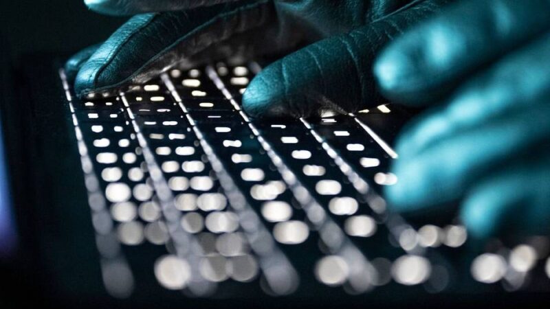 Digitalwoche in Mönchengladbach:  Polizei informiert über Betrug im Internet