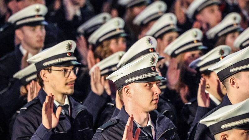 Politik in Radevormwald: Nettekoven freut sich über 3000 neue Polizeikräfte