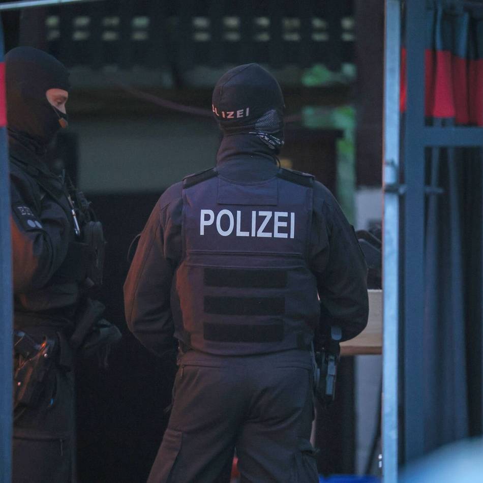 Landesweite Rocker-Razzien: Polizei-Einsatz gegen „Hells Angels“ auch in Neuss – Spezialkräfte beteiligt