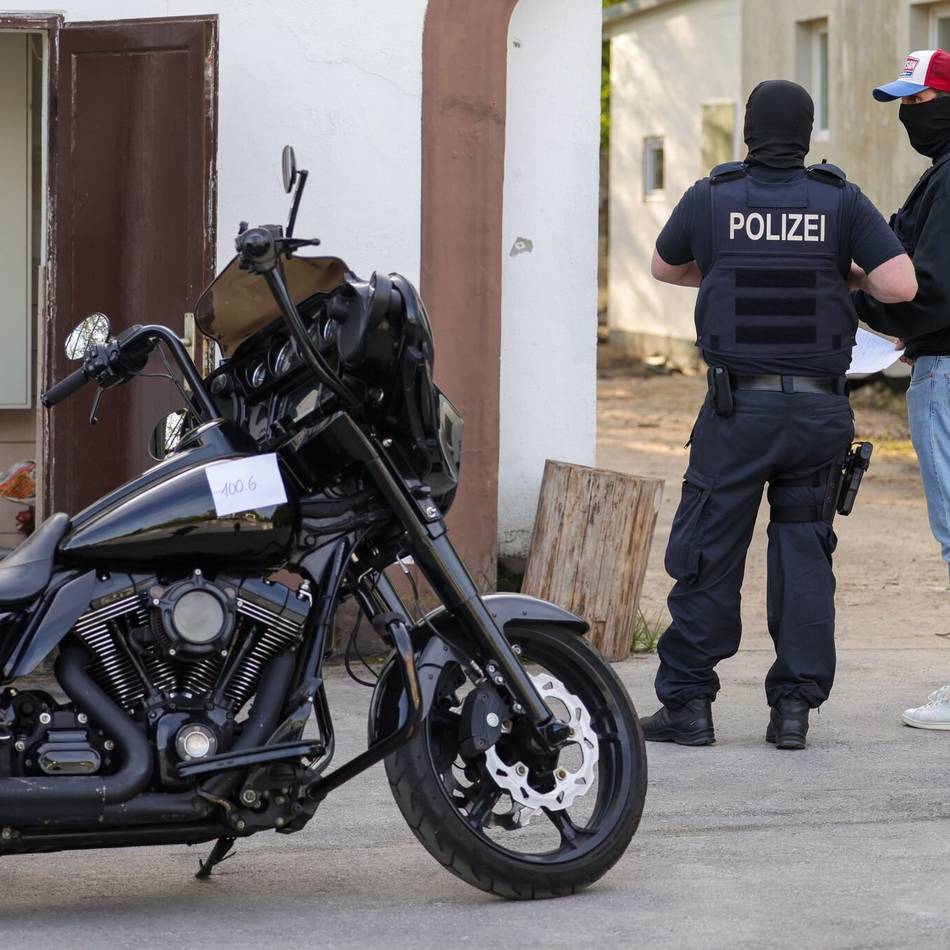 Razzia der Polizei in 28 NRW-Städten: „Hells-Angels“-Präsident in Langenfeld festgenommen