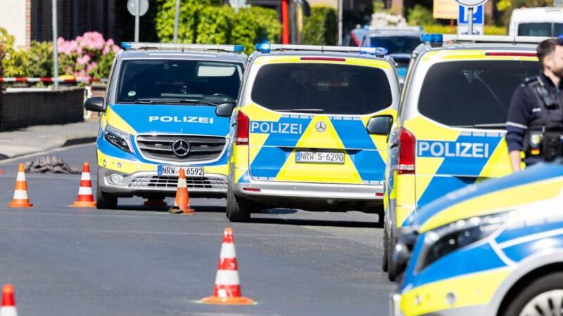 Großeinsatz in Kaarster Ortsteil: Schüsse in Vorst – Polizei überwältigt Mann mit Messer