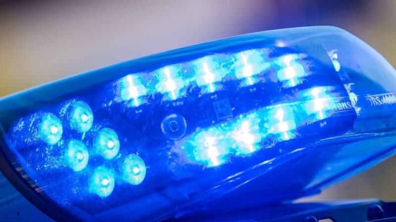 Unfall in Moers: Transporter und Wohnmobil kollidieren – zwei Personen schwer verletzt