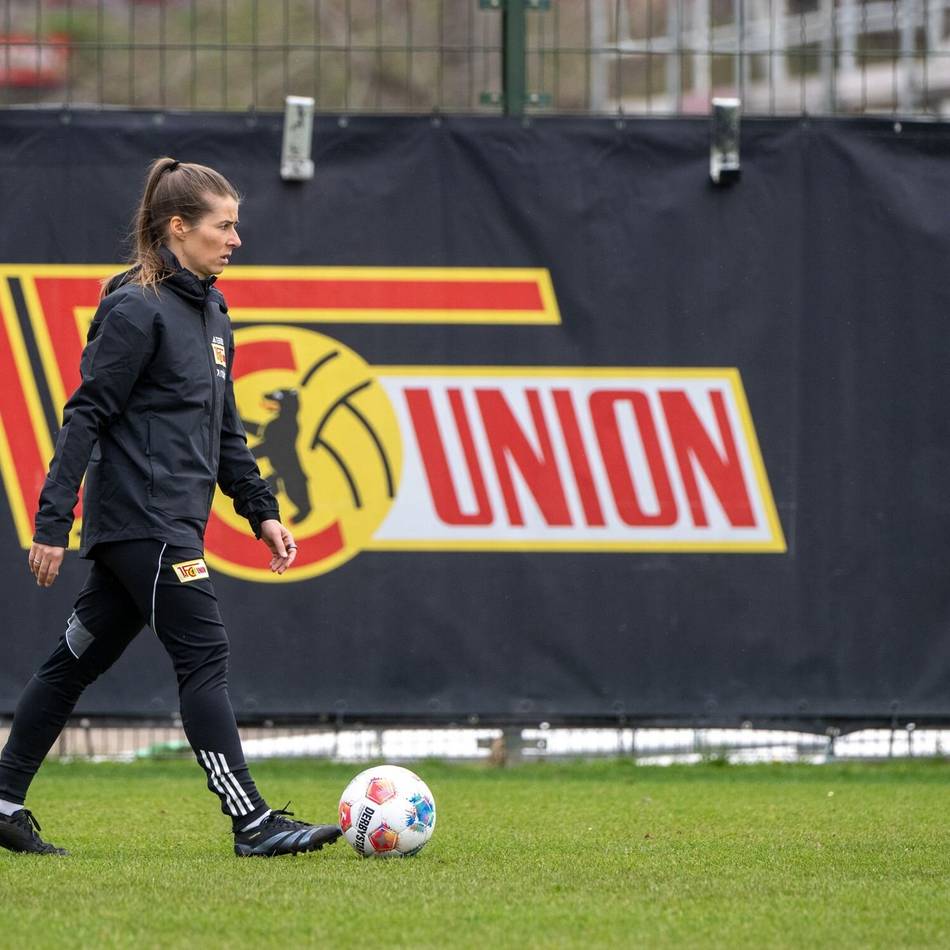 „Strukturen erschweren Einstieg und Aufstieg“: Eta als „Alibi-Frau“? Über den Mangel an Trainerinnen