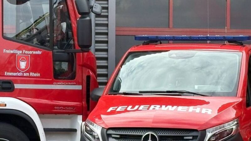 An der Dechant-Sprünken-Straße: Wehr löscht Brand im Industriegebiet