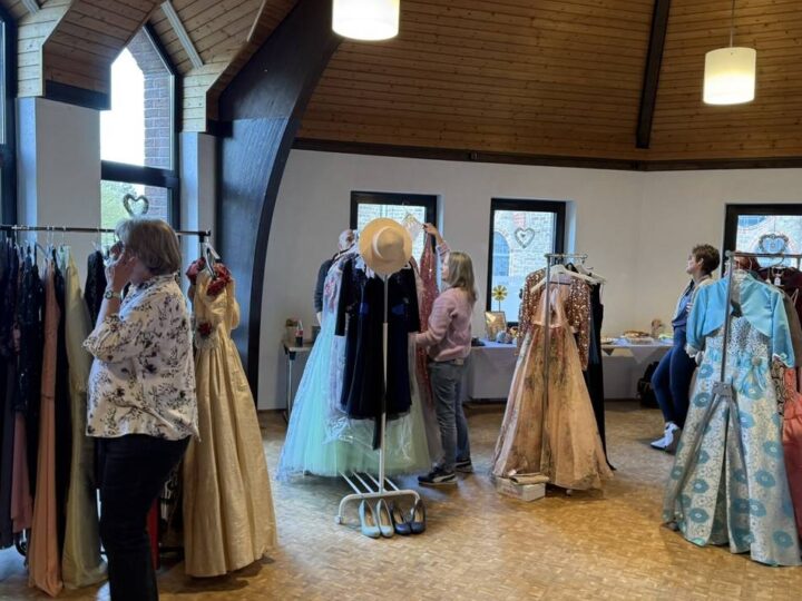 Bürger-Schützenverein Erfttal: Abendkleider-Basar zugunsten der Kinderbelustigung