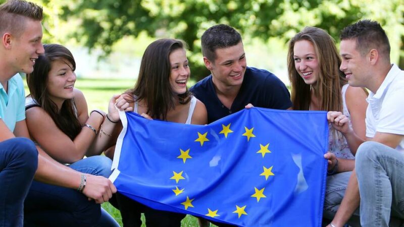 Regionales Bildungsbüro im Rhein-Kreis Neuss: Europa zum Mitspielen – Neue Angebote für Schüler