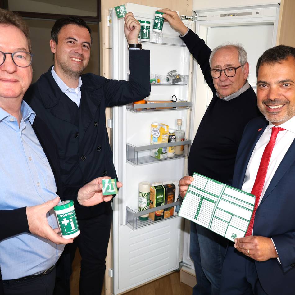 Notfalldosen-Aktion in Moers: Lebenswichtige Infos im Kühlschrank