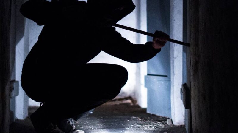 Einbruch in Dabringhausen: Unbekannte brechen in Labortechnikfirma ein