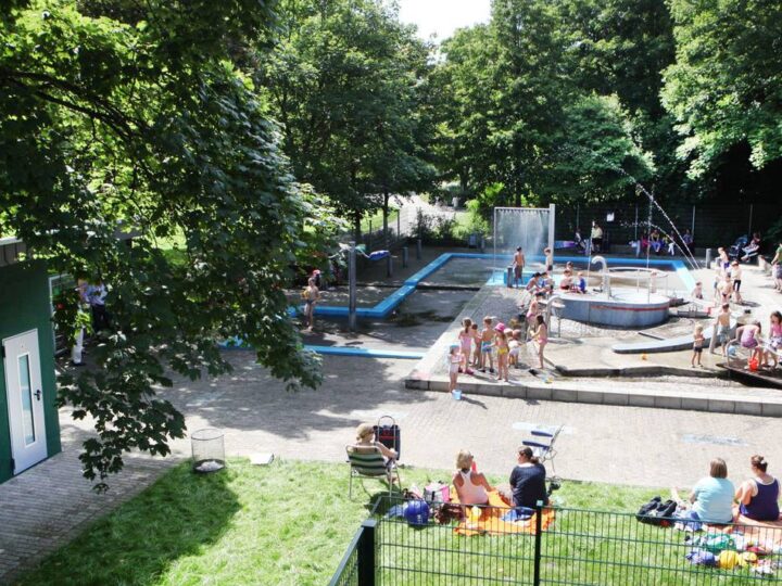 Kinder in Ratingen: „Wasser marsch“ auf dem Wasserspielplatz