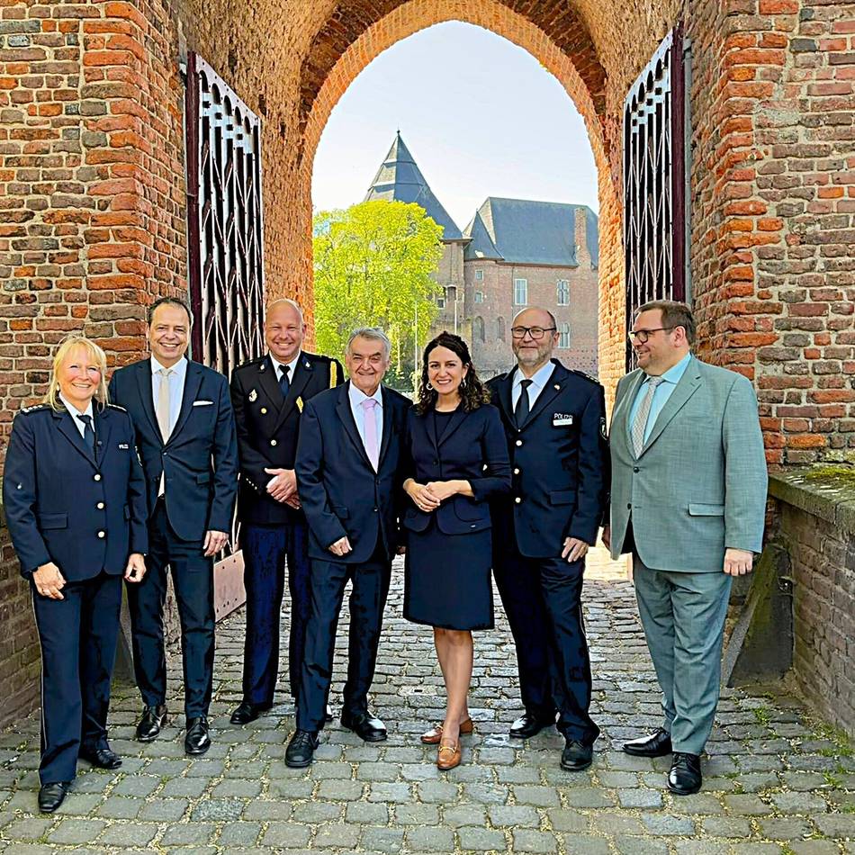 Partnerschaft Krefeld und Niederlande: Polizei feiert 30 Jahre Kooperation mit Politie Zeeland-West-Brabant