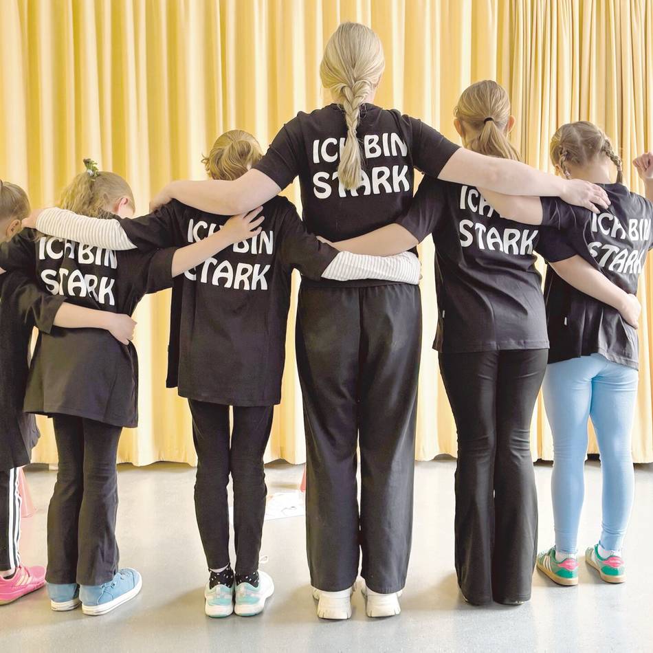 Selbstbehauptungskurs in Rheinberg: Zehn Mädchen sagen selbstbewusst: „Ich bin stark“