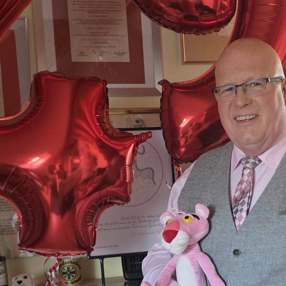 Verabschiedung nach 49 Jahren: „Oberschütze“ Robert Hoppe verlässt Stadtwerke Neuss