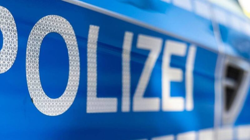 Polizei sucht Zeugen: Versuchter Raub auf Pinguin-Kiosk an der Kaiserstraße