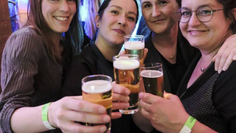 Samstag ausverkauft, Freitag noch nicht: Niederrheinisches Bierfest in Menzelen – wo es noch Karten gib