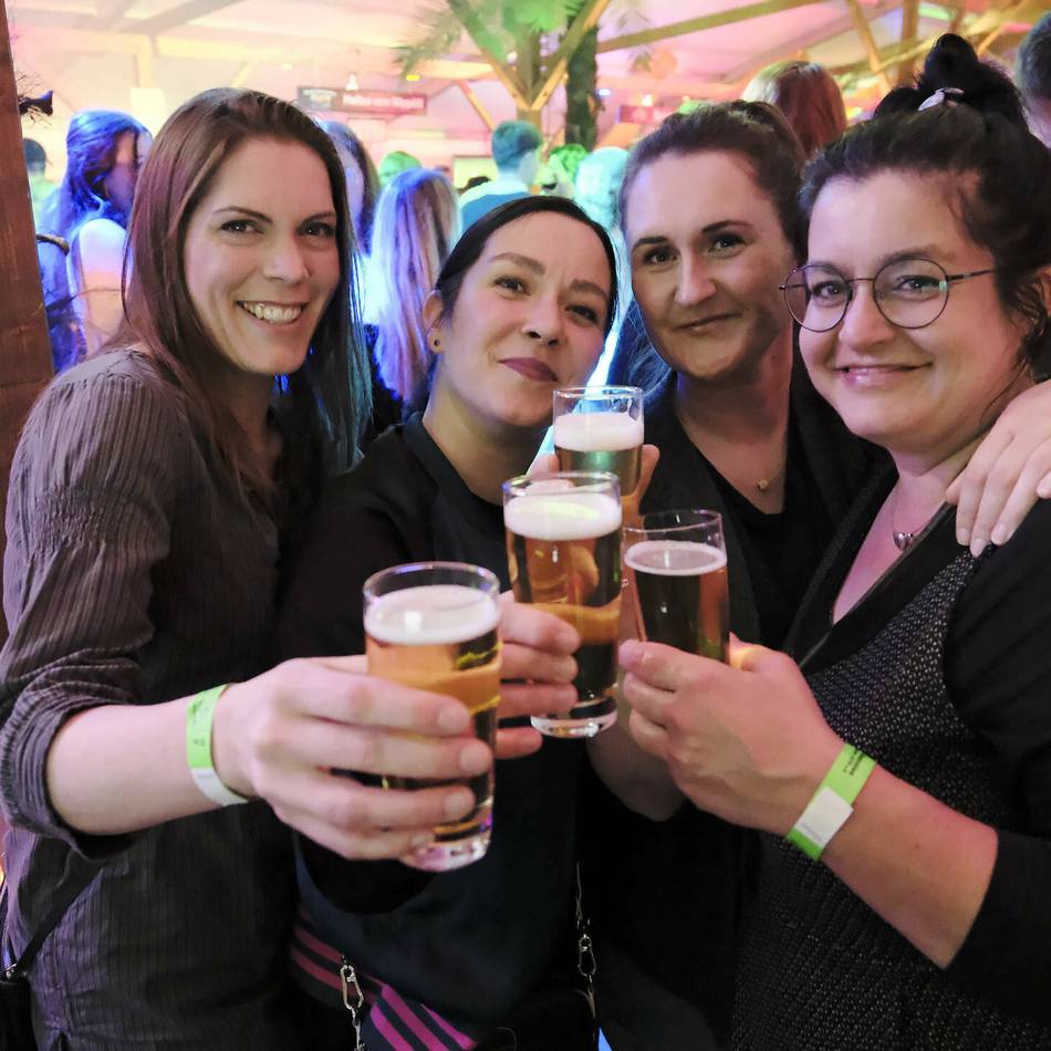 Samstag ausverkauft, Freitag noch nicht: Niederrheinisches Bierfest in Menzelen – wo es noch Karten gib