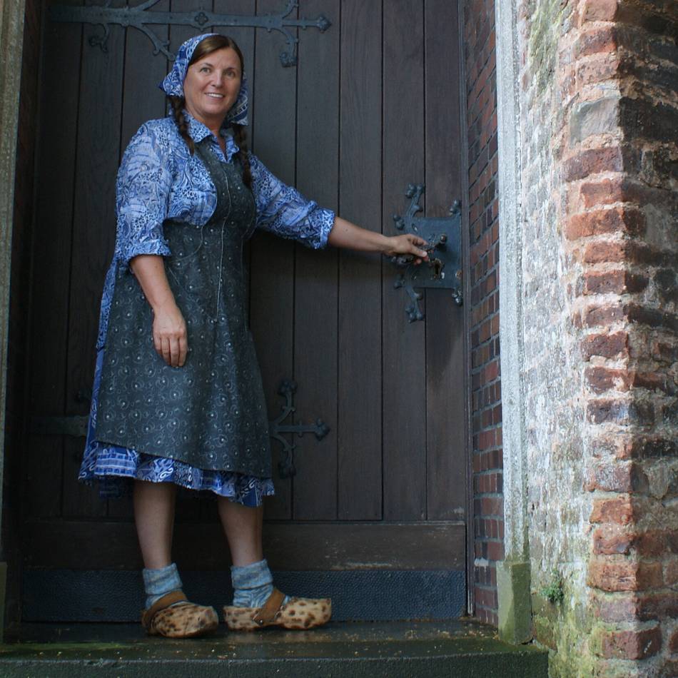 Führung in Kleve: Melkerin „Änneke Schenk“ erweckt Festung Schenkenschanz zum Leben