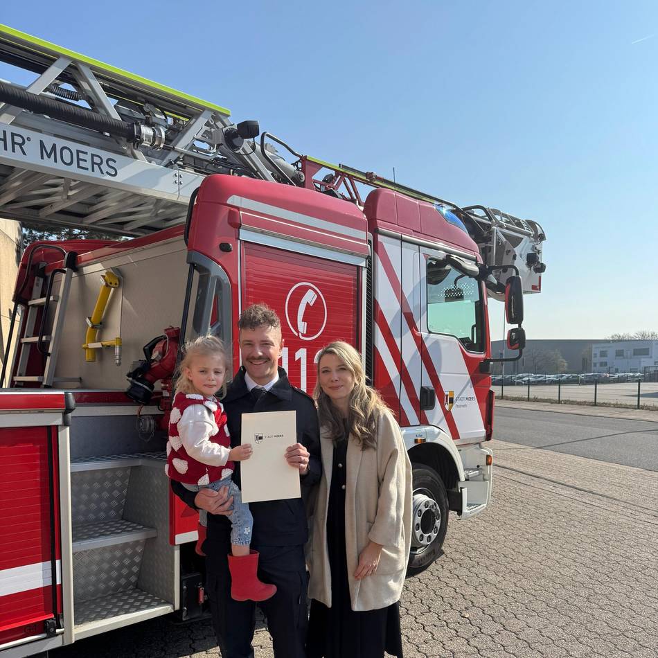 Ausbildung in Moers: Vom Eishockeyprofi zum Feuerwehrazubi