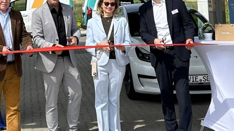 Projekt der Stadtwerke Willich: Ladepark im Gewerbegebiet Münchheide V eröffnet