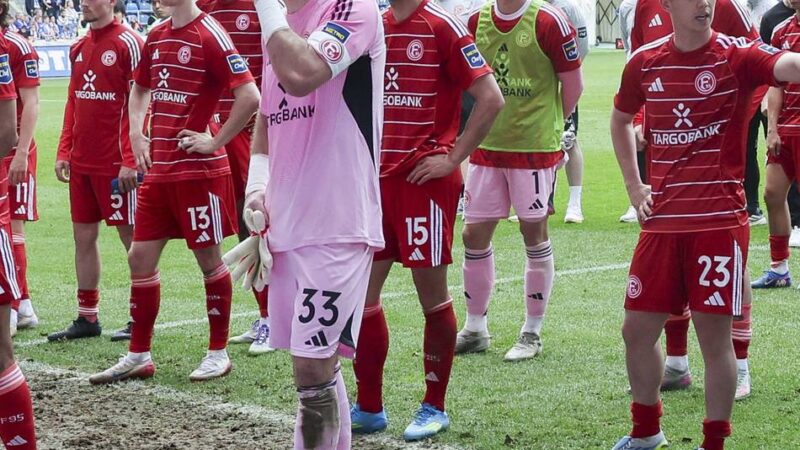 „Dann steigen wir alle zusammen ab“: Vorsänger knöpft sich Fortuna vor – Kastenmeier kann nicht widersprechen