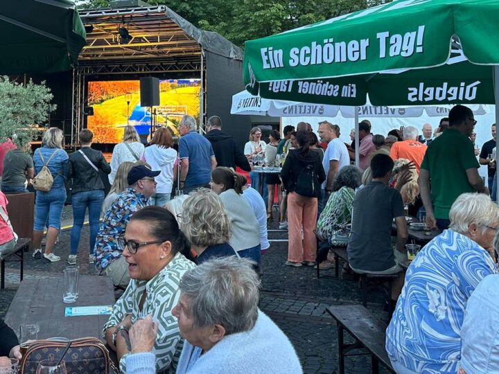 Einkaufen und Genießen: Goch lädt wieder zum
Feierabendmarkt