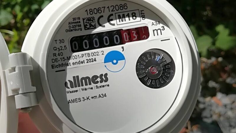 Information der Stadt Rheinberg: Mit der Extra-Uhr fürs Gartenwasser lässt sich Geld sparen