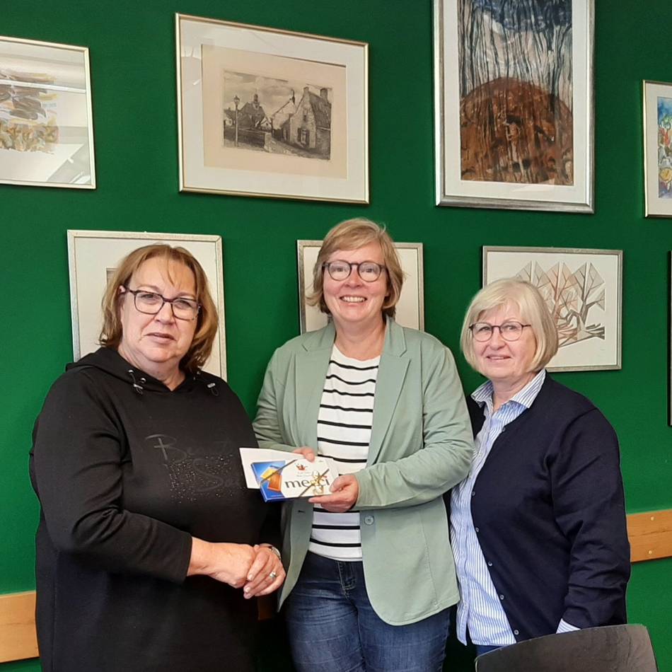 KFD-Spende in Rheinberg: Frauengemeinschaft unterstützt Moerser Frauenhaus