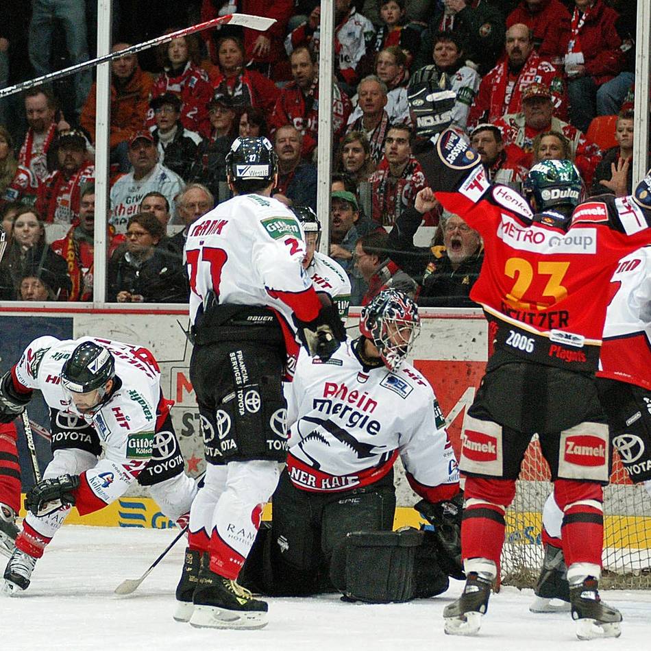 Packendes Duell zwischen DEG und Köln: Vier Minuten, drei Tore und ein Trainer, der alles riskierte