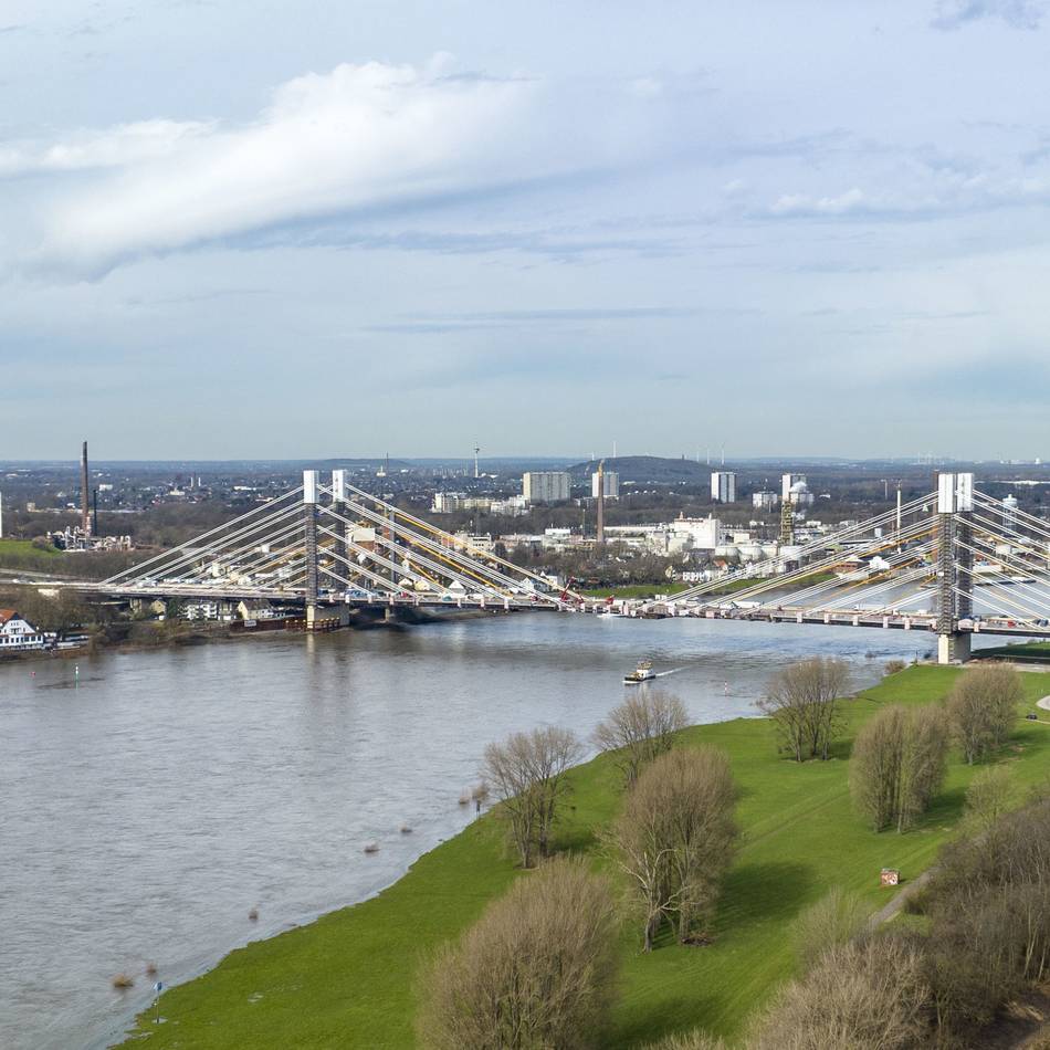 Autobahn bei Duisburg: Anschlussstelle an der A40-Rheinbrücke wird monatelang gesperrt