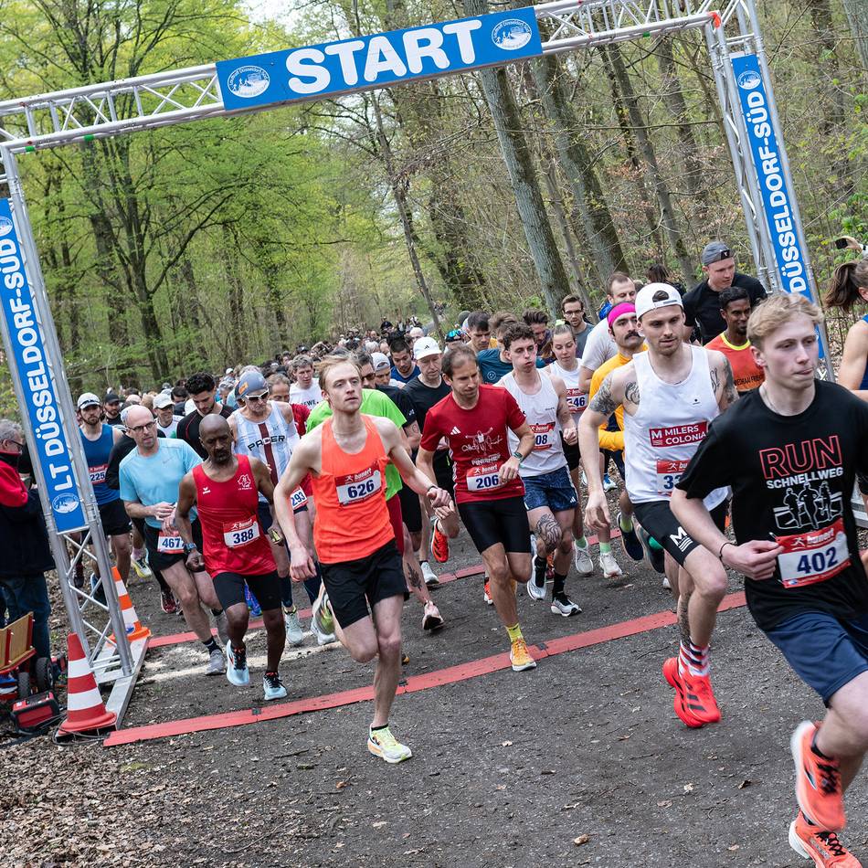 Traditionsevent in Düsseldorf: Vom Bambinilauf bis zum Halbmarathon – so war der 44. Benrather Volkslauf
