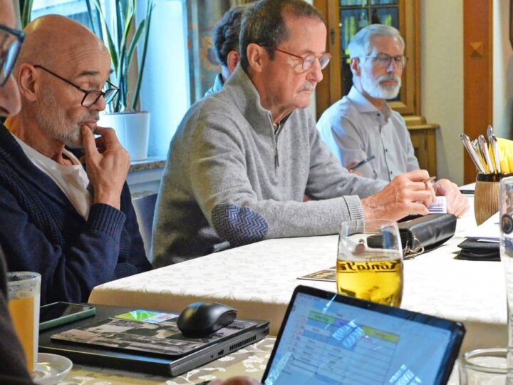 Das ehrenamtliche Fahrpersonal hielt auf der Jahreshauptversammlung Rückschau auf 2025 : Der Bürgerbus kam gut über die Runden – Probleme macht die Baustelle Bogenstraße