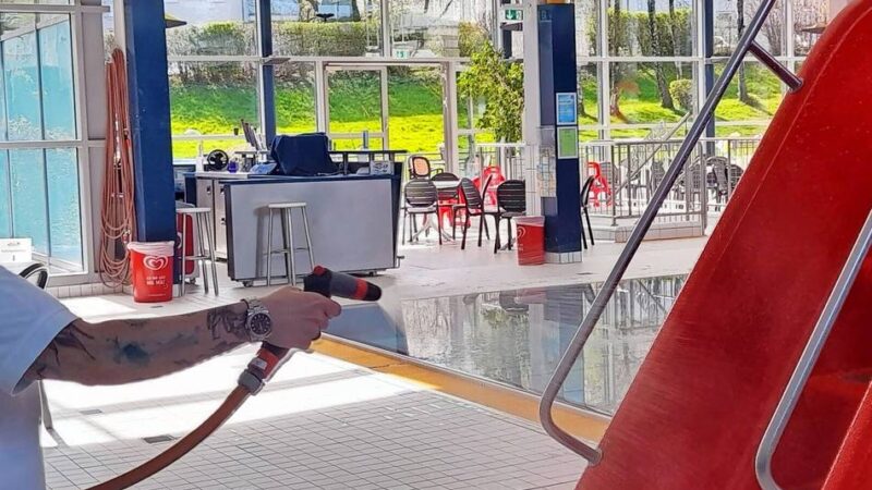 Was passiert, wenn die Badegäste nicht da sind: Ein Blick hinter die Kulissen der Wasserwelt