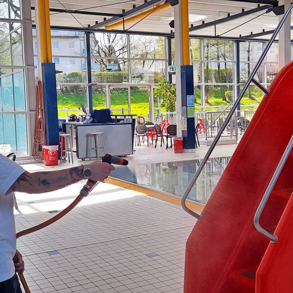 Was passiert, wenn die Badegäste nicht da sind: Ein Blick hinter die Kulissen der Wasserwelt