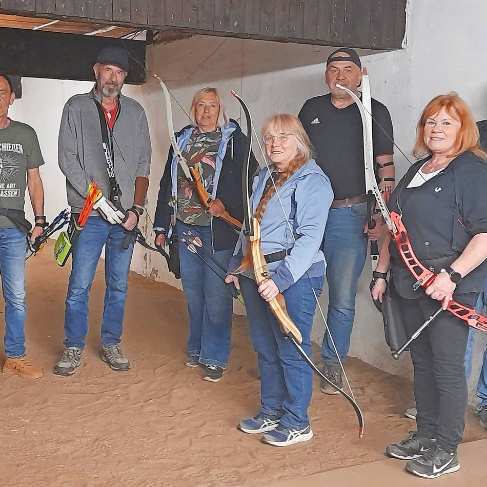 Der Schützenverein bietet auch Bogenschießen an – das ist mittlerweile wieder eine Trendsportart: Mit Konzentration und Körperbeherrschung